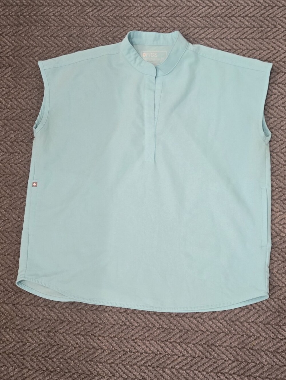 Figs Women's Aqua Sleeveless Tunic with Notch Neck Excellente Conditions